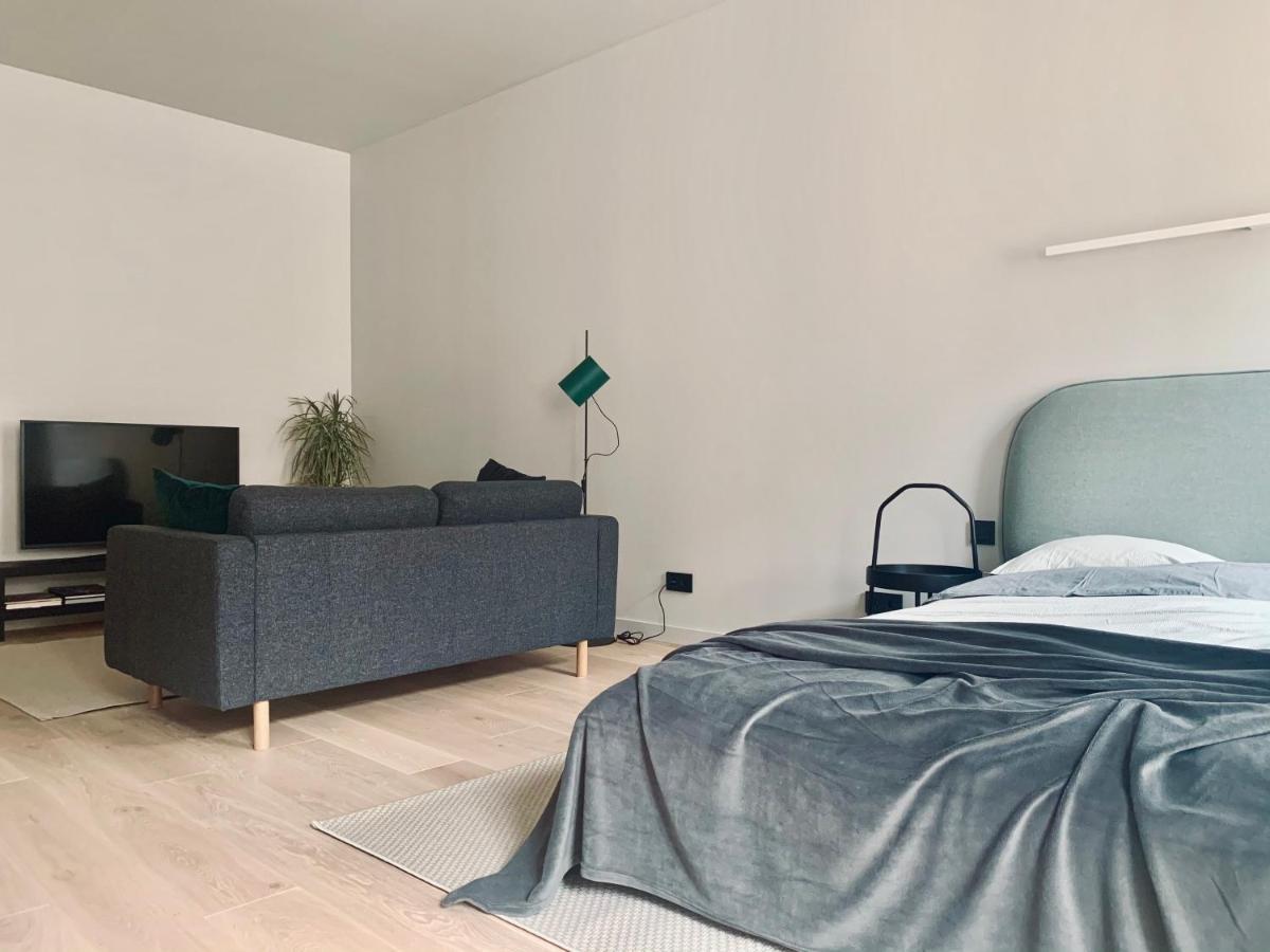 Stylish New Apartment In Riga Old Town - City Centre, Self Check-In, Walkable To Major Attractions Exterior photo